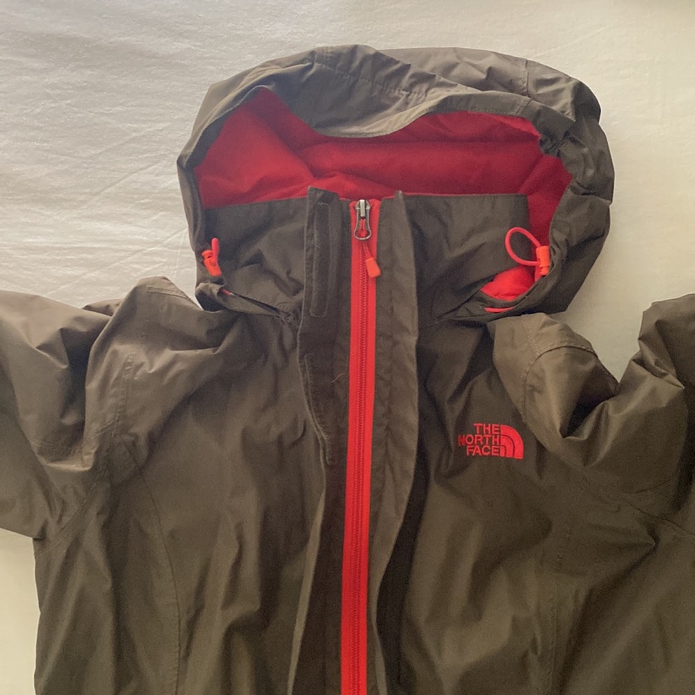 The North Face Women’s Rain Jacket | Small - Picture 5 of 8